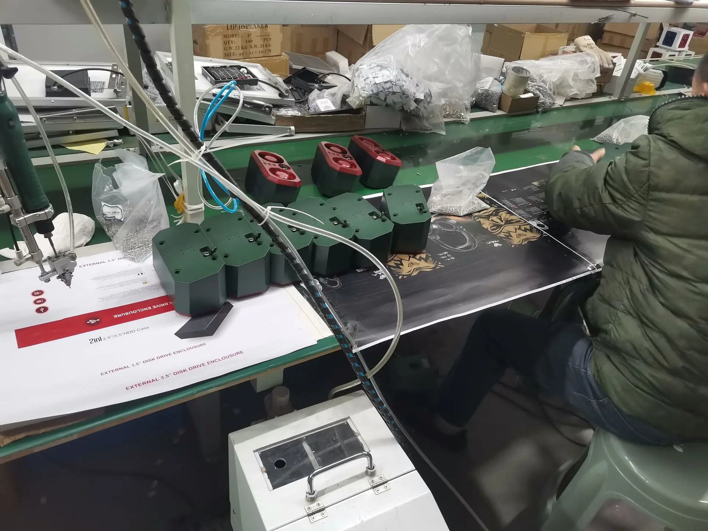 Solar alarm high power dual horn alarm light infrared induction flashing red and blue light animal repeller