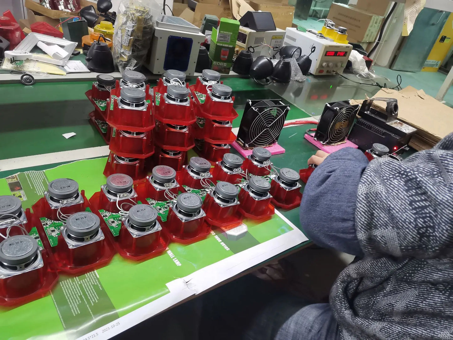 Solar alarm high power dual horn alarm light infrared induction flashing red and blue light animal repeller